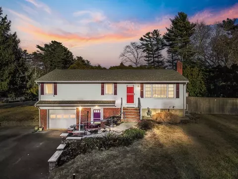 23 Helen St, Acushnet, MA 02743