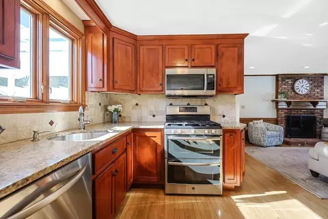 5 Taft Dr, Franklin, MA 02038 photo 8