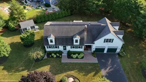 5 Taft Dr, Franklin, MA 02038 photo 2