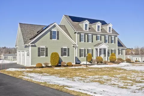 5 Pondview Ln, Southwick, MA 01077