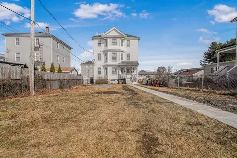 500 Birch St, Fall River, MA 02724