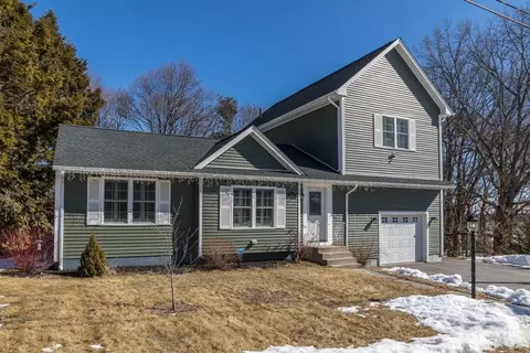 32 Woodland Heights Dr, West Boylston, MA 01583