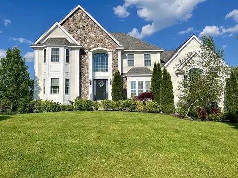 8 Smith Farm Way, Dracut, MA 01826