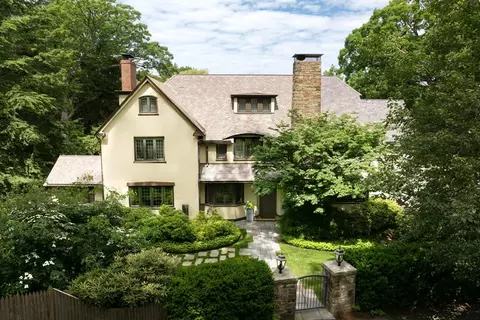 10 Spooner Rd, Brookline, MA 02467