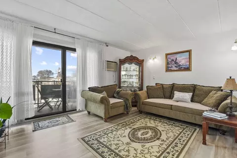 Living - 881 Broadway #38, Everett, MA 02149 photo 1 of 3