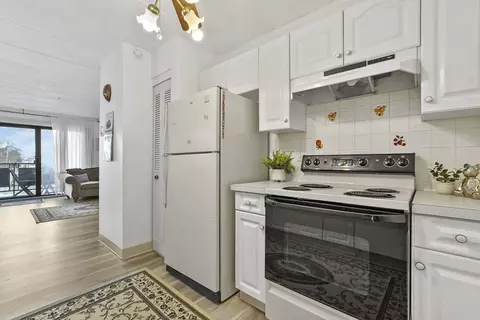 Kitchen - 881 Broadway #38, Everett, MA 02149 photo 1 of 4