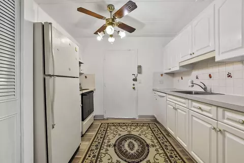 Kitchen - 881 Broadway #38, Everett, MA 02149 photo 4 of 4