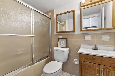Bath - 881 Broadway #38, Everett, MA 02149 photo 1 of 1