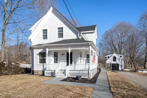 131 Central St, Rockland, MA 02370
