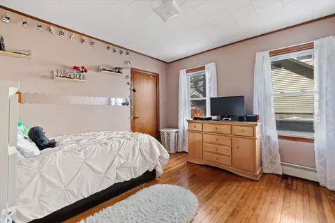 Bedroom - 17 5th Ave, Worcester, MA 01607 photo 3 of 7