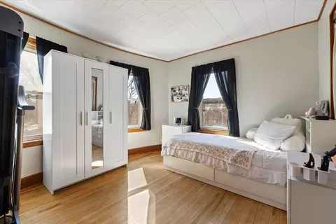 Bedroom - 17 5th Ave, Worcester, MA 01607 photo 1 of 7