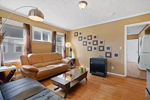 Living - 17 5th Ave, Worcester, MA 01607 photo 5 of 6