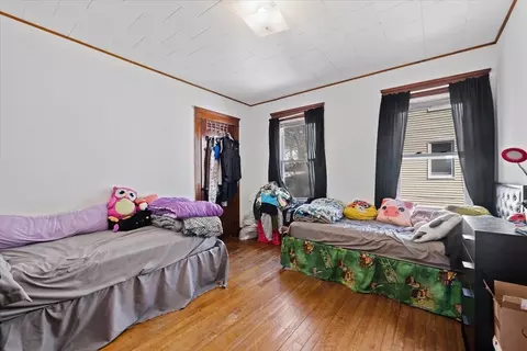 Bedroom - 17 5th Ave, Worcester, MA 01607 photo 6 of 7