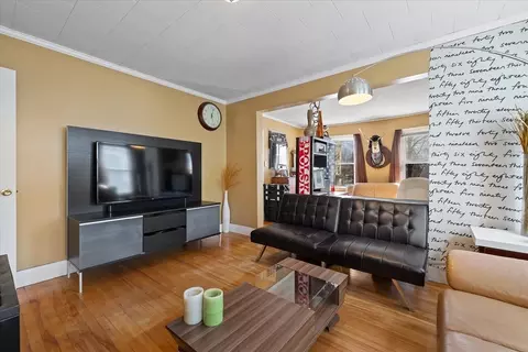 Living - 17 5th Ave, Worcester, MA 01607 photo 4 of 6