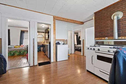 Entry Way - 17 5th Ave, Worcester, MA 01607 photo 8 of 9