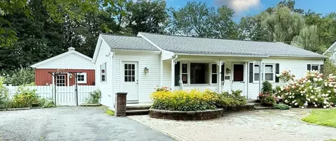 105 Clement St, Northampton, MA 01062
