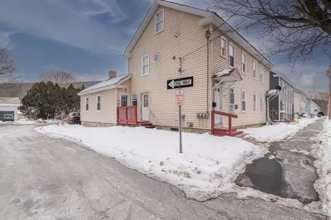 12 Arnold St, Williamstown, MA 01267