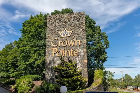 404 Paradise Rd #1Q, Swampscott, MA 01907
