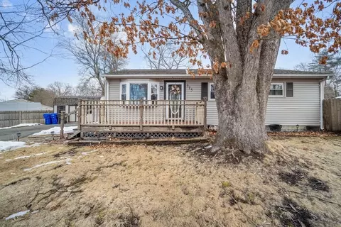315 Newhouse St, Springfield, MA 01118