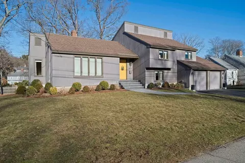 96 Rindge St, Weymouth, MA 02189