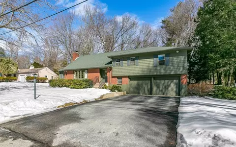 11 Dick Dr, Worcester, MA 01609 photo 3