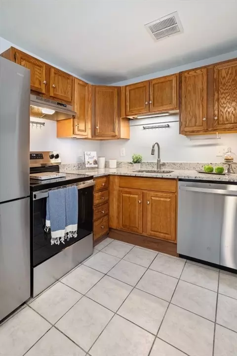 Kitchen - 35 Bayview Ter #3, Danvers, MA 01923 photo 3 of 6
