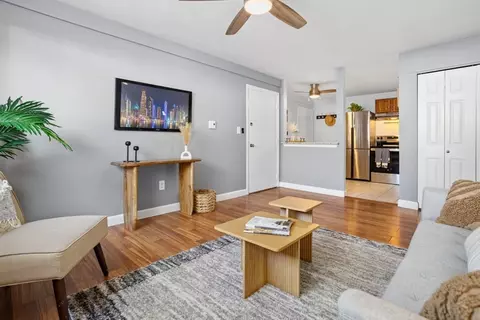 Living - 35 Bayview Ter #3, Danvers, MA 01923 photo 4 of 5