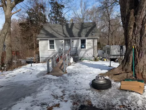 657 2 Greenville Ave # -1, Johnston, RI 02919