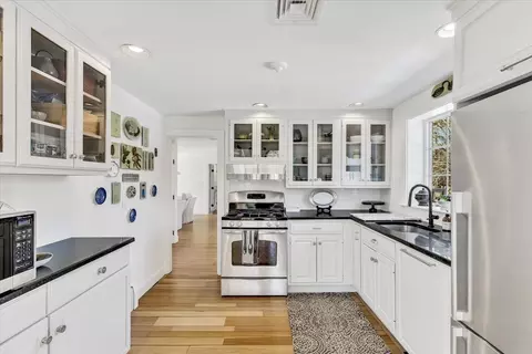 126 Bayst, Osterville, MA 02655 photo 8