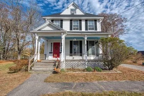 38 General Cobb St, Taunton, MA 02780