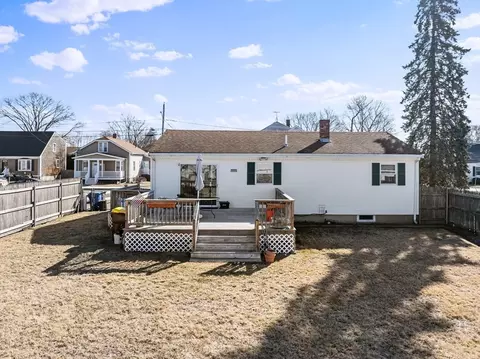 820 Oak Grove Ave, Fall River, MA 02720 photo 3