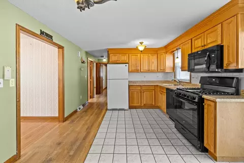 820 Oak Grove Ave, Fall River, MA 02720 photo 16
