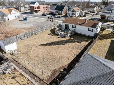 820 Oak Grove Ave, Fall River, MA 02720 photo 4