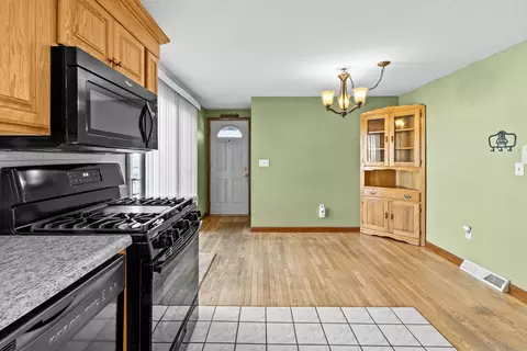 820 Oak Grove Ave, Fall River, MA 02720 photo 17