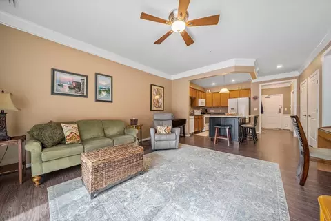 Living - 75 Augustus Ct #1010, Reading, MA 01867 photo 2 of 3