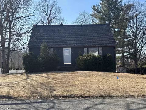 51 Robinson Dr, Westfield, MA 01085