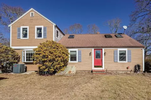 20 Sunset Ter, Barnstable, MA 02601