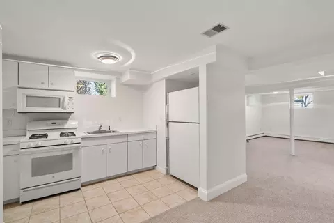 47 Cotswold Rd, Brookline, MA 02445 photo 24