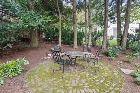 47 Cotswold Rd, Brookline, MA 02445 photo 28