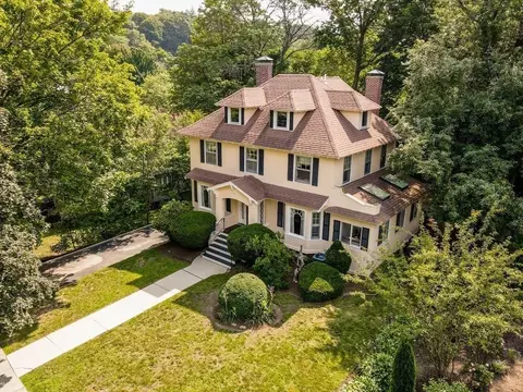 47 Cotswold Rd, Brookline, MA 02445 photo 2