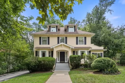 47 Cotswold Rd, Brookline, MA 02445
