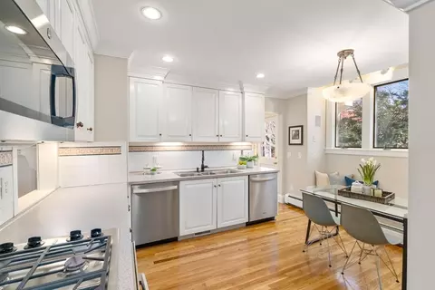 47 Cotswold Rd, Brookline, MA 02445 photo 9