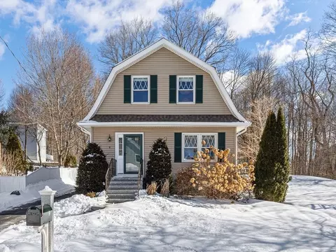 9 Lyman St, Southborough, MA 01772