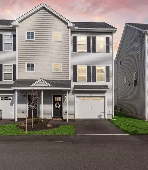 1400 Gorham St #37, Lowell, MA 01852