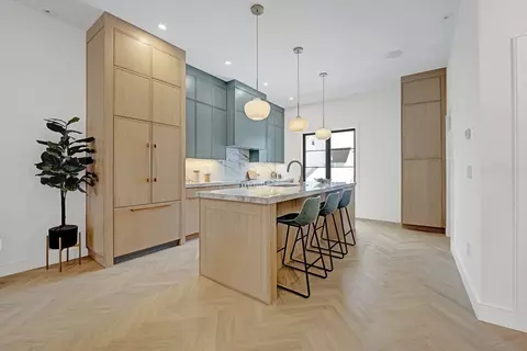 8 Murphy Ct # A, Newton, MA 02458
