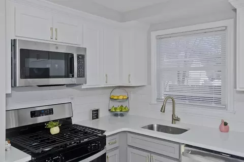 191 Pheland, Springfield, MA 01109 photo 4