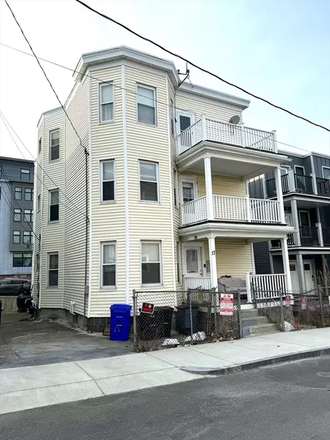 17 Hillsboro St, Boston, MA 02125