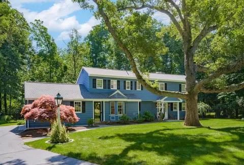 17 Red Gate Ln, Southborough, MA 01772