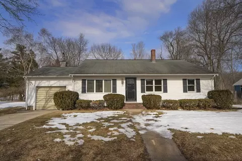 183 Lions Mouth Rd, Amesbury, MA 01913