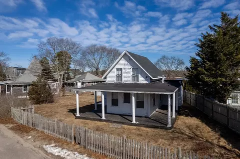 3 5 Cresent Pl, Wareham, MA 02571